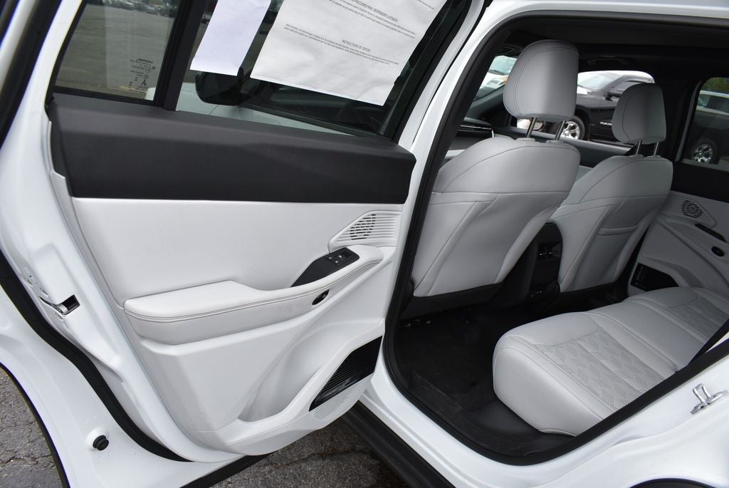 2026 Jeep Cherokee Overland