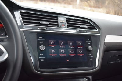 2023 Volkswagen Tiguan 2.0T SE R-Line Black