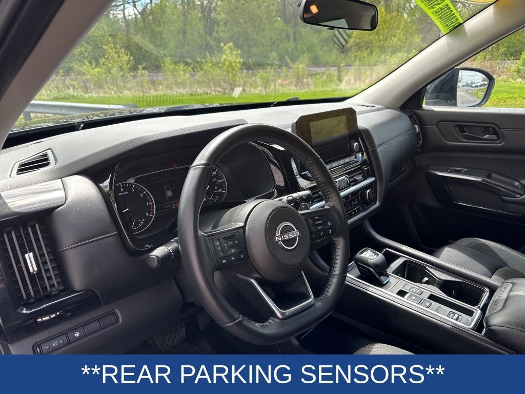2024 Nissan Pathfinder SV