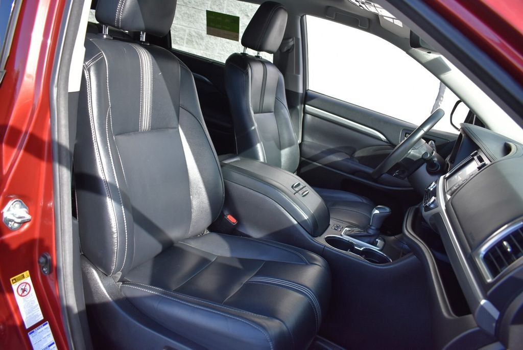 2017 Toyota Highlander SE