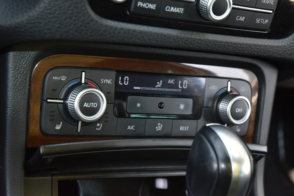 2016 Volkswagen Touareg VR6 FSI Lux