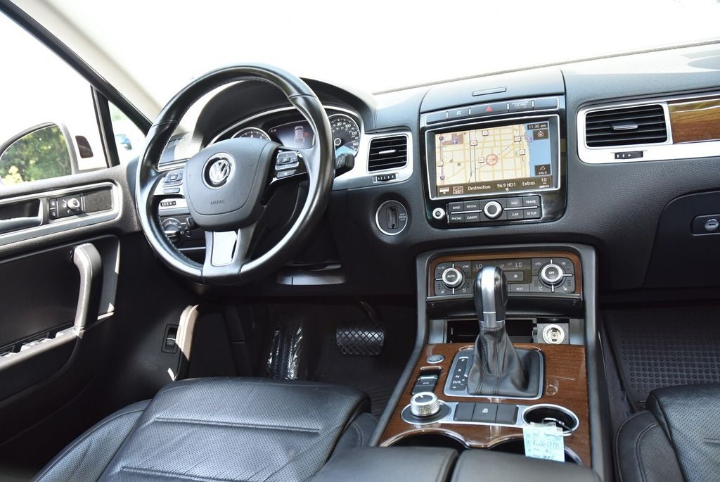 2016 Volkswagen Touareg VR6 FSI Lux