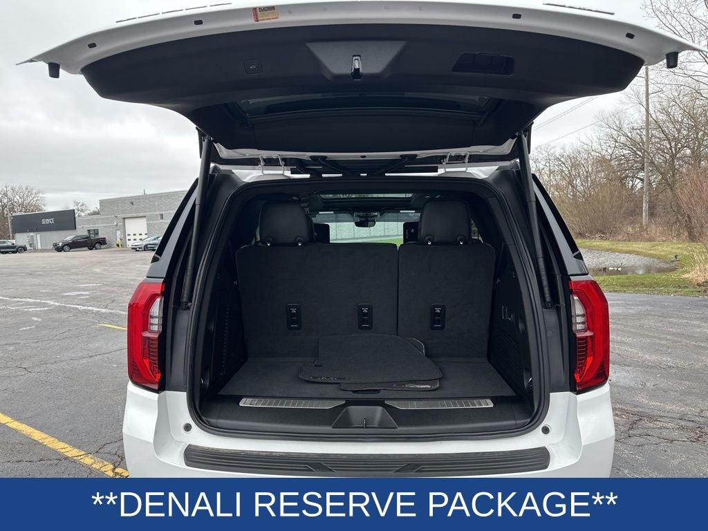 2025 GMC Yukon Denali 4WD