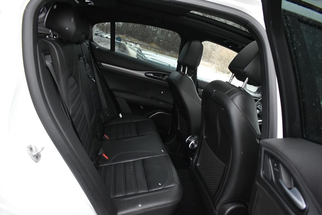 2023 Alfa Romeo Stelvio Veloce AWD